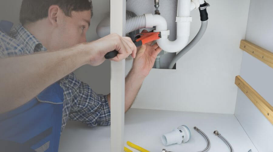 Expert burst pipe repair services in Guanica, PR